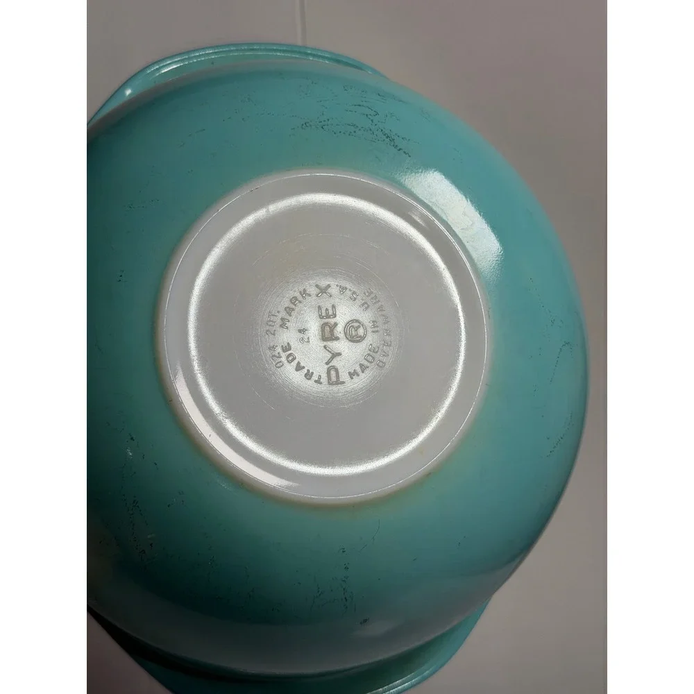 VTG Pyrex Casserole Bowl Turquoise Blue 024 2QT Round Serving Dish Milk Glass